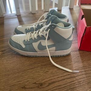 Sky blue/white Nike dunks size 8.5
